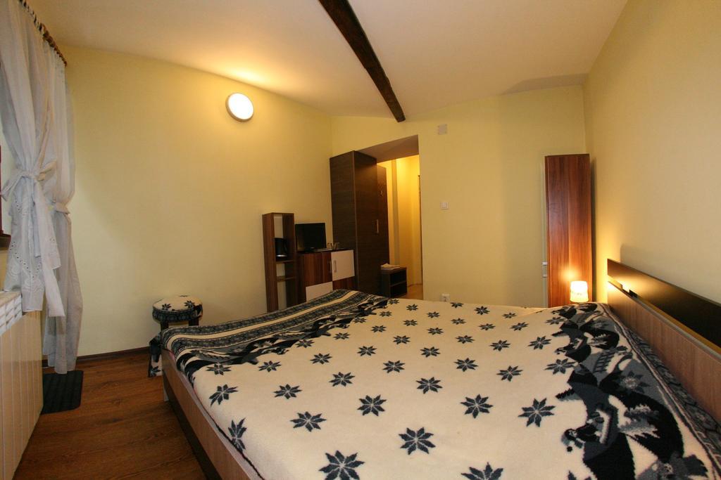 La Buni Buşteni Chambre photo