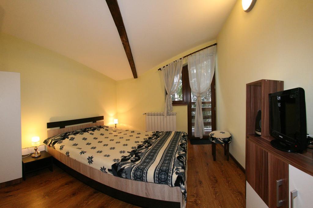 La Buni Buşteni Chambre photo
