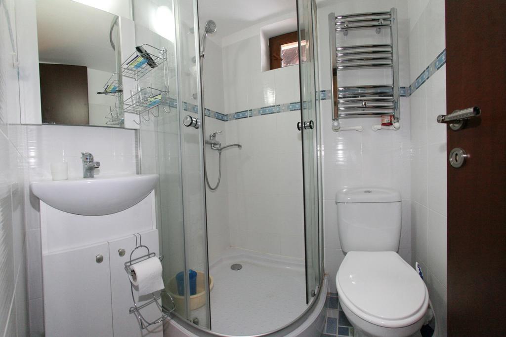 La Buni Buşteni Chambre photo