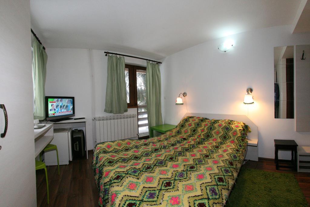 La Buni Buşteni Chambre photo
