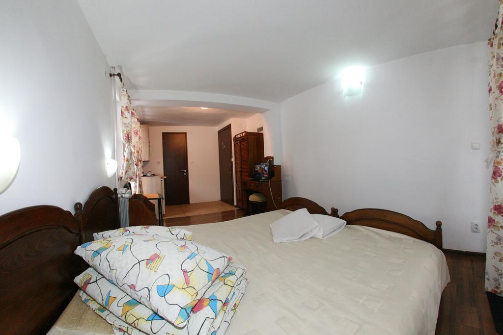 La Buni Buşteni Chambre photo