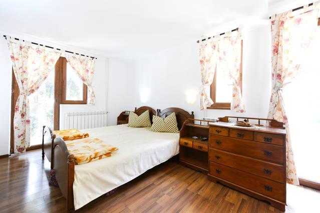 La Buni Buşteni Chambre photo