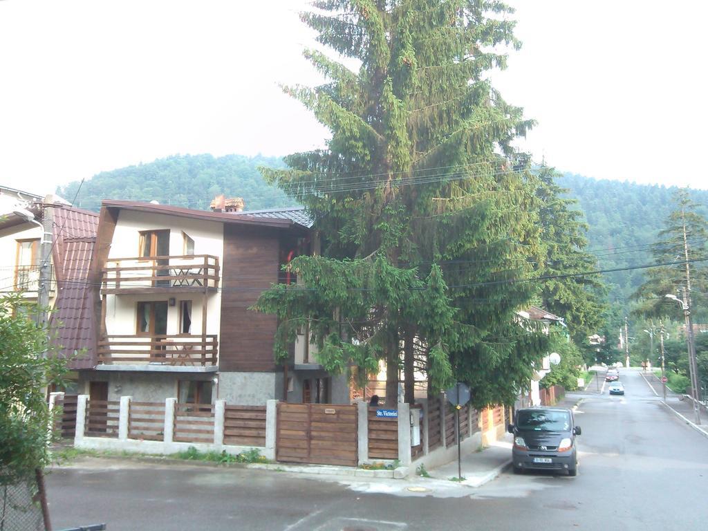 La Buni Buşteni Extérieur photo
